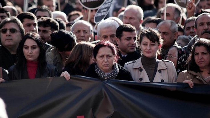 İnsan hakları savunucuları: Hrant Dink Vakfı yalnız değildir